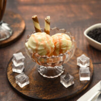 Ice Cream (Vanilla / Strawberry / Chocolate)